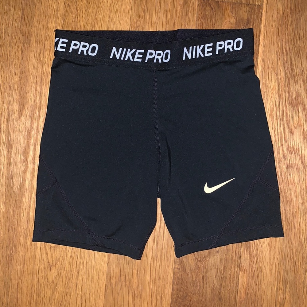 Girls Nike Pros.